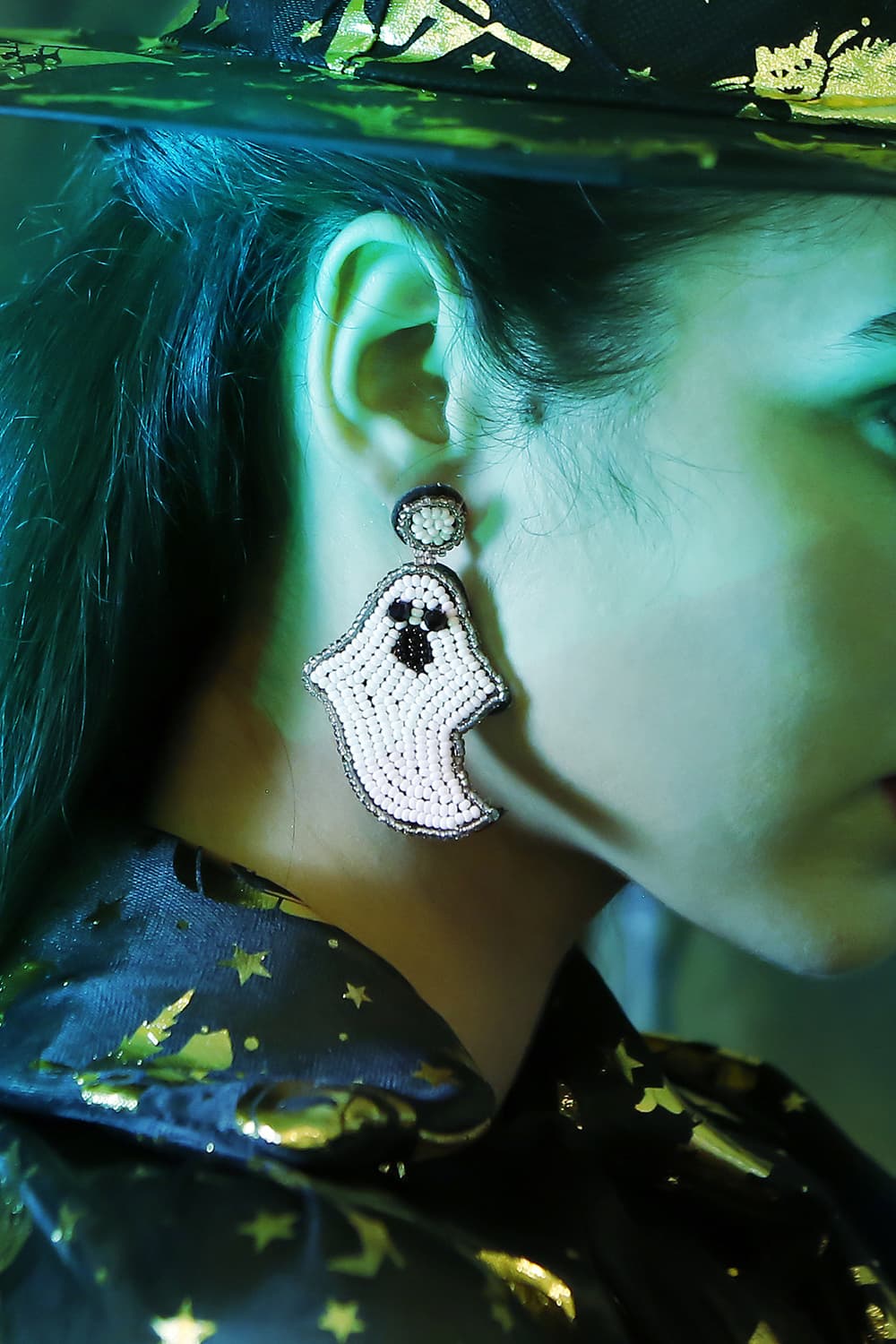 Ghost Shape Beaded Dangle Earrings B814