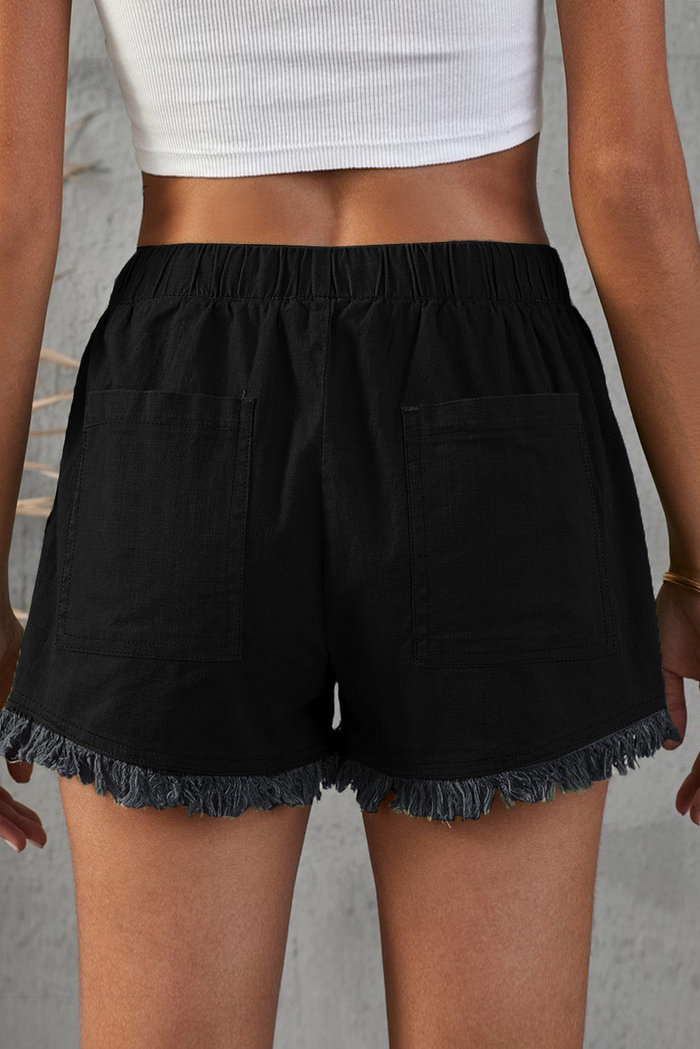 Pocketed Frayed Denim Shorts B102