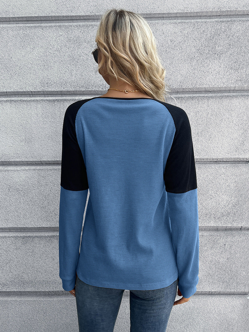Contrast Buttoned Round Neck Raglan Sleeve Top B8142